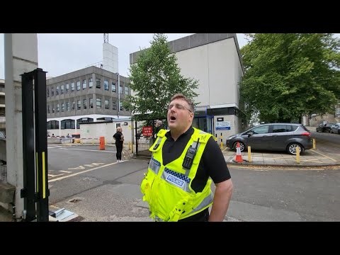 Cambridge Police Station! Sergeant Makes A Fool of Himself! #audit #fail #owned #pinac #police