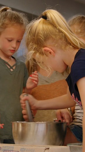 108K views · 677 reactions | Favorite dessert? Everything 療 #OutDaughtered | TLC | Facebook