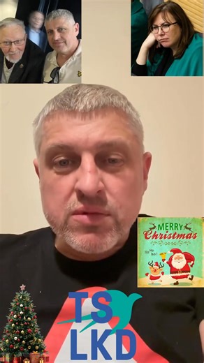 TS-LKD partija linki linksmų švenčių.🧑‍🎄 Tai štai kas tie šviesūs veidai matyti proteste, aukštesnio išsilavinimo ir pajamų TS-LKD nariai ir rinkėjai. Laurynas Kasčiūnas, sako, jūs asmeniškai jį į partiją pakvietėte? #ŠalinRankas nuo laisvo žodžio! Video ©Vilius Sutkus | Raimondas Šimaitis