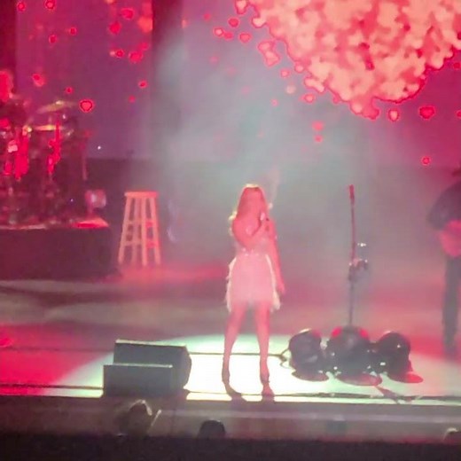 Lily Pearl Black live