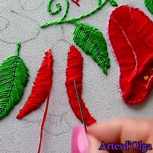 2.2M views · 10K reactions |  ¡Hola! En este video, aprenderás a bordar la flor de chile (Copihue).  ℹ️ Tela: Lino, hilos de madeja, perlé y aguja # 3 (5cm) | Artesd'Olga | Facebook