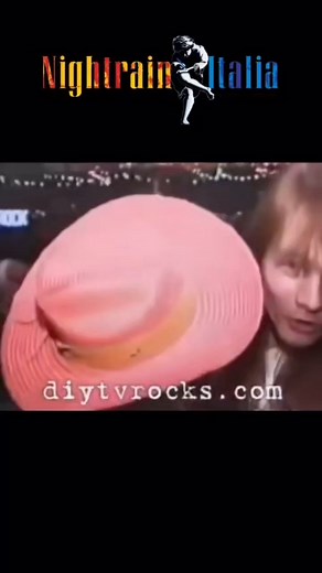 398K views · 15K reactions | #Repost @gunsnfnroses.it 1990, Axl Rose and Erin Everly got married in Las Vegas. The marriage lasted only 9 months, as the couple separated in January 1990. #GnFnR #tbt #GNR #gnfnr #axlrose | Guns n' f 'n Roses.It - Nightrain Italia Fanpage | Facebook