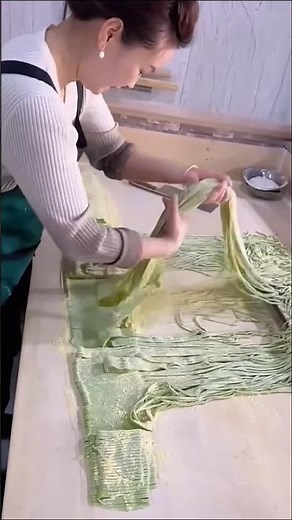 Easy recipe for making chicken noodles by skilled artisan