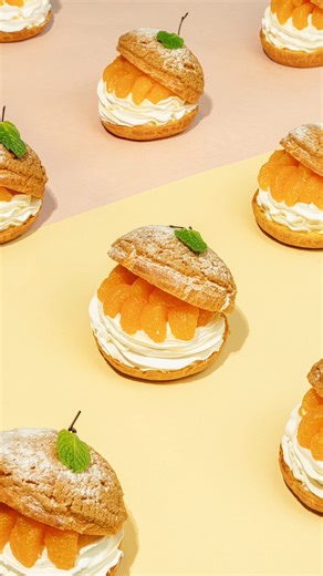 【新年 LINE FRIENDS 伴你甜入心】🍊🧧 BROWN & FRIENDS CAFE & BISTRO（LINE FRIENDS 澳門主題餐廳）新年限定！「大吉大利 如意泡芙」登場！🍊 蜜柑忌廉泡芙，滿滿蜜柑香，忌廉一咬即流心！😍新年吃一個，願你全年桔氣滿溢、事事順利！🎊 A Taste of Spring with LINE FRIENDS 🍊🧧 Celebrate the New Year at BROWN & FRIENDS CAFE & BISTRO with our limited "WISH-UPON-A-PUFF"! 🍊 Silky mandarin cream bursts with each bite😍—sweet, zesty, and uplifting. May this puff bring you juicy luck and smooth sailing all year!🎊 BROWN & FRIENDS CAFE & BISTRO（LINE FRIENDS 澳門主題餐廳） 🕐 營業時間：星期一至四早上9時至晚上9時，星期五