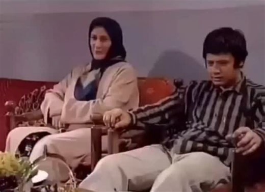 🍁🎬🍁🎬 امروز، دوشنبه ، پخش قسمت سیزدهم سریال کمدی ، خاطره انگیز و زیبای "خانه به دوش" پخش اصلی هر شب، ساعت ۲۰ تکرار روز بعد ساعت ۲ بامداد ، ۸ صبح و ۱۴ از شبکه ی افرا سریز شبکه ی حرفه ای سریال و شو | AFRA SERIES