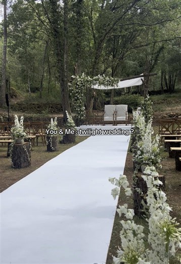 Twilight Wedding in the Forest: A Romantic Experience