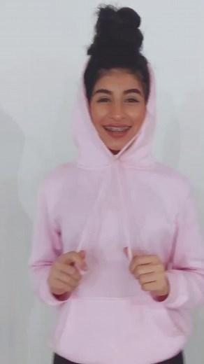 Engaging Hand Gestures in Everyday Expressions