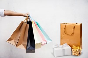 71K views · 472 reactions | CHOOSE PAPER - it is recyclable, bio-degradable, Eco-friendly, from sustainable & renewable resources. Paper bags are the perfect alternative to plastic. Elegant, retro & practical, change to paper today. | Paper Packaging Place | Facebook