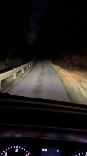 New led light bar, now that’s what I call a set of lights. @ledsonlights - Ledson EPIX40 40” LED Driving light. Cracking light bar. @havenoffgrid | Haven Off-Grid Touring