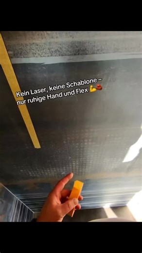 Wenn Präzision zählt: Nische im Duschbereich freihändig mit der Flex herausgearbeitet. Saubere Kanten, glattes Ergebnis#work #arbeit #fliesenleger #tiler #handwerkrockt #arbeit #handwerkskunst # | Achim Schüßler