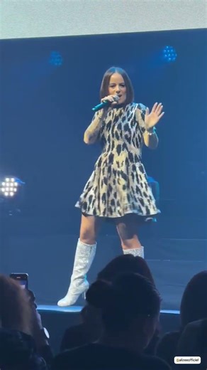 Alizée has no problems 😁 I Gotta Feeling 2026 #igottafeeling