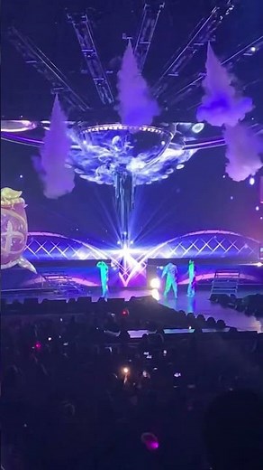 Alien invasion #concert #music #freyaskye #musicgenre #upcomingmusician #favoritemusic #acrobatics #