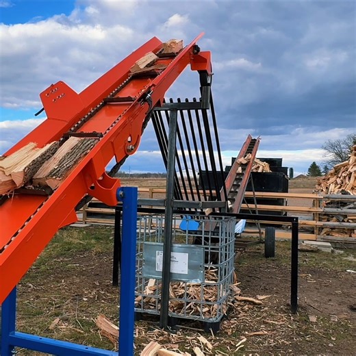Full run with the Eastonmade Wood Splitters 37D and the custom built grizzly bar slash -n- slide firewood cleaner. #firewood #wood #production | Back 40 Firewood