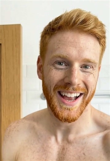 Who's the Fairest? Cheeky Redhead Dance Video