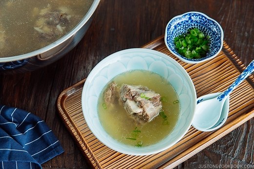 Pressure Cooker Oxtail Broth 牛テールスープ (圧力鍋)