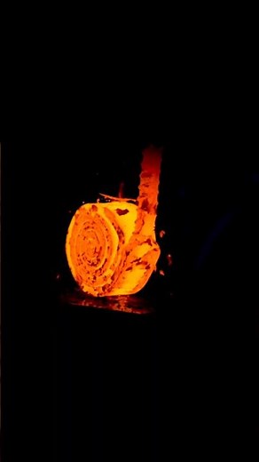 The Hidden Chemistry of Damascus Steel 🗡️ | The Science of Craftsmanship #engineering