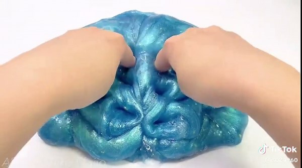 Emiko Ffujio's Relaxing Slime ASMR Experience