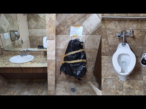 Exxon Men's Restroom