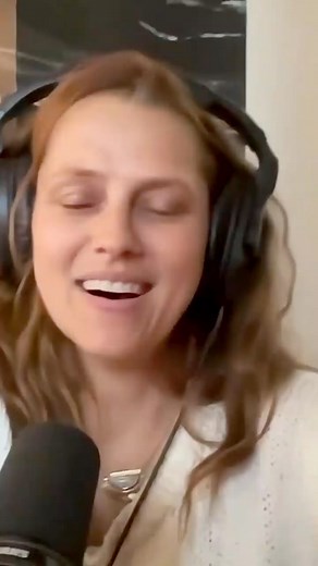 61K views · 398 reactions | Prairie gatecrashed my @vogueaustralia ‘Under The Gloss” podcast interview with the gorgeous @mrsphoebeburgess 浪浪 #mumlife I get candid (as usual) and chat about all the stuff one can chat about really. Loved it! OUT NOW - link in stories | Teresa Palmer | Facebook