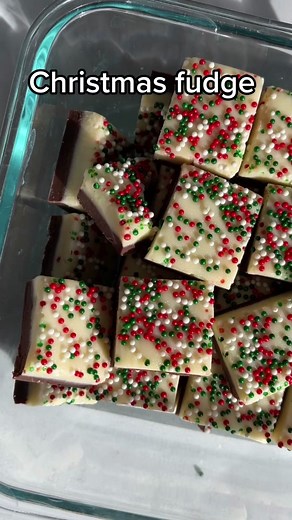 Delicious Christmas Fudge Recipe for Holiday Gifts