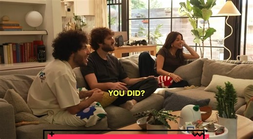 Ed Sheeran BOUGHT Edward Scissorhands' Hands?! ✂️😱 The way all three of them say “You DID?!?!” In unison 🤣🤣 #edsheeran #bennyblanco #podcast #movie #viral