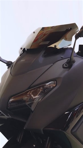 Malossi SpA on Instagram: "☀️ Previsioni per l’estate: macinerete centinaia di km senza stancarvi (ma solo se sceglierete i nostri cupolini). Nel reel, un esemplare di T-Max reso ancora più aggressivo e confortevole dal nostro cupolino, disponibile in fumé scuro o trasparente. Correte a scoprire i nostri cupolini su malossistore.com. #cupolino #malossi #tmax"