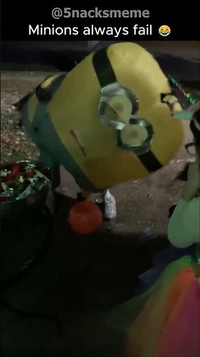 A Minion's toughest job: Trick or Treating 💀