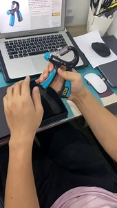 HandGrip,Grips,Finger Exerciser,Adjustable Hand Trainer,Finger Grip Strength Trainer,Exercise Hand Grips,grip strength trainer blue