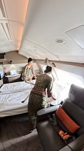 How one Singapore Airline Suite becomes two #flight #singaporeairlines #suites #firstclass | traveldamonsway