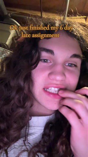 Ok I’m only worried about physics First semester where U’m actually doing all my homework this is crazy #schoollife #relatable #lipsync #improve