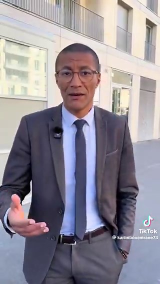 🇫🇷🍗 FLASH | Karim Bouamrane, maire de Saint-Ouen, dénonce l'installation d'un restaurant Master poulet contre la volonté de la ville. Une affiche "N'en déplaise à Karim" a été apposée sur la devanture du magasin : "Bien joué", ironise le maire.
