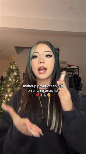 em ma on Instagram: "#christmas #makeup"