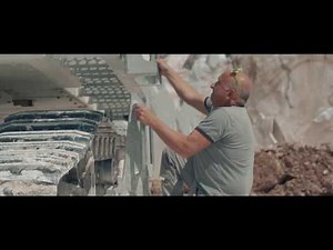 Liebherr - Teamwork R 9150 and R 980 SME at the Carrara Quarry