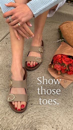 It’s a “wear everywhere” kinda style. Ride into the season with our fave sandal. | Rothy's