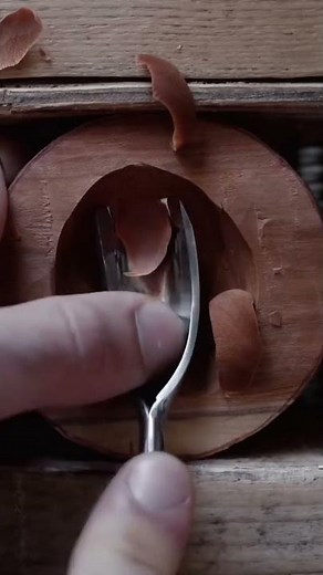 wood notching technique for spoons with a special chisel
