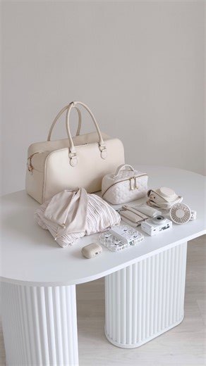 あすか｜ゆるミニマリスト on Instagram: "波瀾万丈すぎるひとり旅😭 ⁡ ✑˗˗˗˗˗˗˗˗˗˗˗˗˗˗˗˗˗˗˗˗˗˗˗˗˗˗˗˗˗˗˗˗˗˗˗˗˗˗˗˗˗˗˗˗ ⁡ @minimalist__ask ⁡ こんばんは、あすかです🧜🏻‍♀️ ⁡ 今日はうきうき（…？）の 夏の一人旅の様子を動画にしてみた👜🤍 ⁡ ✑˗˗˗˗˗˗˗˗˗˗˗˗˗˗˗˗˗˗˗˗˗˗˗˗˗˗˗˗˗˗˗˗˗˗˗˗˗˗˗˗˗˗˗˗ ⁡ 2025年やりたいことリストに 『寝台列車に乗ること』を 入れてたんだけど、 ⁡ まさかまさかの展開で乗れず…！ ⁡ めちゃくちゃ落ち込んだけど、 切り替え切り替え！ということで やりたいことリストに入れていた 別の項目をクリアすることにした✊🏻💗 ⁡ ✑˗˗˗˗˗˗˗˗˗˗˗˗˗˗˗˗˗˗˗˗˗˗˗˗˗˗˗˗˗˗˗˗˗˗˗˗˗˗˗˗˗˗˗˗ ⁡ #ミニマリスト #ゆるミニマリスト #一人旅 #寝台列車 #サンライズ出雲 #旅行 #韓国旅行 #ひとり旅 #渡韓"