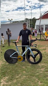 🚀 La nave de Luciano Taccone: S-Works Shiv 🚲 El triatleta argentino afrontará el @ironman70.3valdivia a bordo de su S-Works Shiv de @specialized_chi y nos cuenta sus especificaciones técnicas y upgrades. #Specialized #SWorks | Trichile