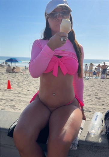 Stylish Beach Outfits for Women: Chic Bikini Ideas