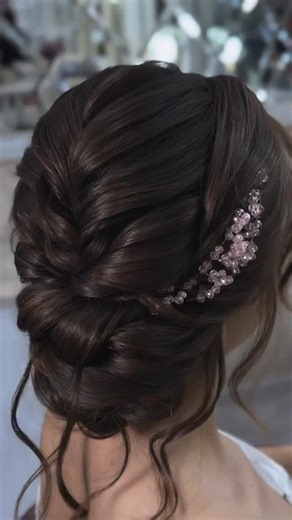 Hairstyle tutorial on Instagram: "Beautiful bridal hairstyle of the day - 🎥♥️ Helping you learn beautiful hairstyles, one tutorial at a time. If you find them useful, feel free to follow and stay connected 🥰 Dm for credit or removal 💕 #hairstyle #hairstyleoftheday #hairstylevideo #hairstyleidea #foryoupage #viralvideos #trendingaudio #fyp #bridalhairstyle"