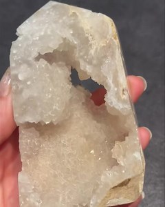 ✨SALE✨ A stunning Quartz geode tower €30 (was €45) plus €5.95 p&p...