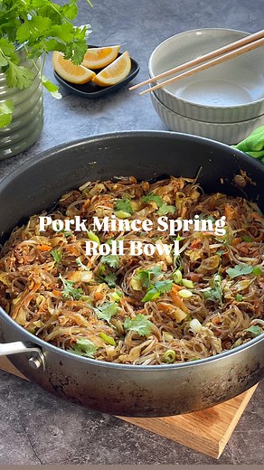 ✨Pork Mince Spring Roll Bowl✨ The moment the Chinese 5 spice hits the browned pork mince, you are hanging out to eat this as soon as possible. 🤤 🥢INGREDIENTS 200g vermicelli noodles 1 Tbsp sesame oil 500g pork mince 2 cloves garlic, crushed 1 tsp freshly minced ginger 1 tsp Chinese 5 spice ¼ cabbage, finely shredded 2 carrots, grated 200g bean sprouts 2 spring onions, finely sliced ¼ tsp cracked black pepper Salt to taste SAUCE ½ cup water ¼ cup low salt soy sauce 2 Tbsp oyster sauce 2 Tbsp sw