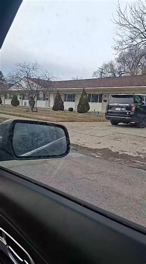 🚨Heavy Roseville police presence across from Walmart at 12 and gratiot. 🔴 this is all the information we have at this time, we will update as soon as more information becomes available. | Macomb County Scanner