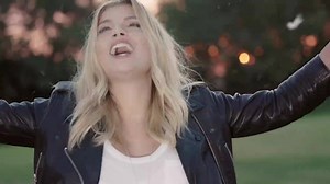 E' disponibile il nuovo singolo di EMMA: Arriverà l'amore! Avete già visto il video ufficiale? ⚠ http://www.vevo.com/watch/ITUV71500360 Ascolta e Acquista: https://lnk.to/ArriveraLAmore | Emma Marrone