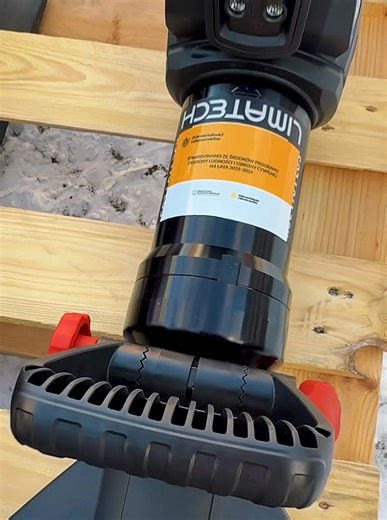 Ochrona ludności i obrona cywilna w praktyce 🚒 👨‍🚒 Dziś w Komendzie Wojewódzkiej #PSP odbył się briefing prasowy dot. podsumowania działań budowy zasobów z OLiOC w woj. Małopolskim. W briefingu udział wzięli m.in.: - Wojewoda Małopolski Krzysztof Jan Kleczar, st. bryg. Przemysław Przęczek Małopolski Komendant Wojewódzki #PSP, dyrektor generalna MUW Lucyna Gajda oraz pełnomocniczka wojewody ds. wdrażania ustawy o ochronie ludności i obronie cywilnej Justyna Czopek. 🎥 Szczegóły już wkrótce Pań