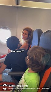 Sotto al reel sull'incontro con mio padre, una signora che non ci seguiva ha scritto "mi aspettavo qualcosa di più, che abbraccio freddo".. ecco, io non me la sono presa, perché capisco che possa fare questa impressione quando non ti sei allenato tutta la vita a reprimere il sentimento della nostalgia, quando dall'altra parte c'è proprio una difficoltà a vivere i sentimenti, quasi a non voler ammettere di averli... Stavolta però è stato uno strazio, non ce l'ho fatta a dirlo quell'ultimo "Bye pa