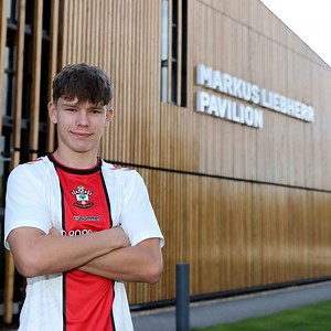18K views · 922 reactions | "It's good to be back!" ❤️ Southampton FC are pleased to announce the scholarship signing of Tyler Dibling: | Southampton FC | Facebook