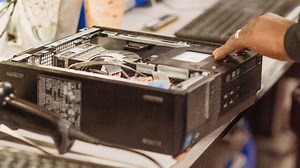 Où recycler ses déchets électroniques incluant vieux ordinateurs, télés, téléphones et piles