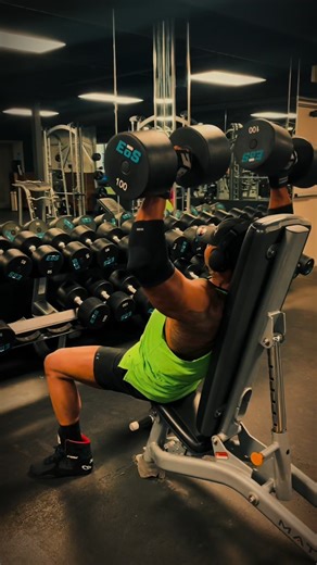 No other way to live but in Growth Mode! #prosolutionist #StrengthInMotion #ShoulderPress #HeavyLifting #BuiltNotBorn