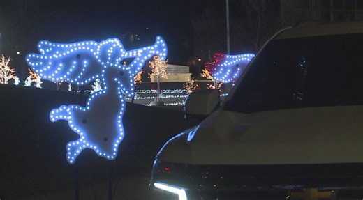 Drive-thru light show in Lincoln for the first time in nearly a decade