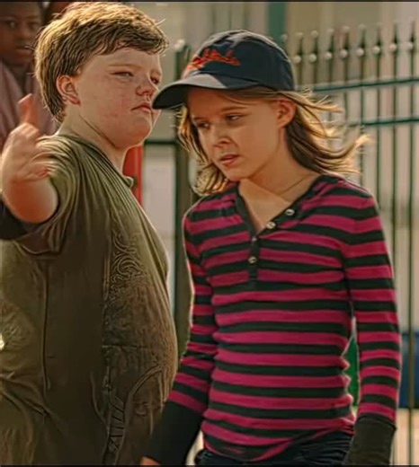 V2 fusion on Instagram: "🎬 Homefront (2013 Movie) 🎥 1hr 40mins • Action/Thriller 🎞️ A former DEA agent, Phil Broker, moves to a quiet town with his daughter Maddy to escape his troubled past. However, his life is upended when Maddy defends herself against a school bully, leading to a feud with the boy’s family. This conflict soon escalates as Broker crosses paths with a local drug kingpin, forcing him to use his old skills to protect his daughter and their new home from a wave of violence. 📈